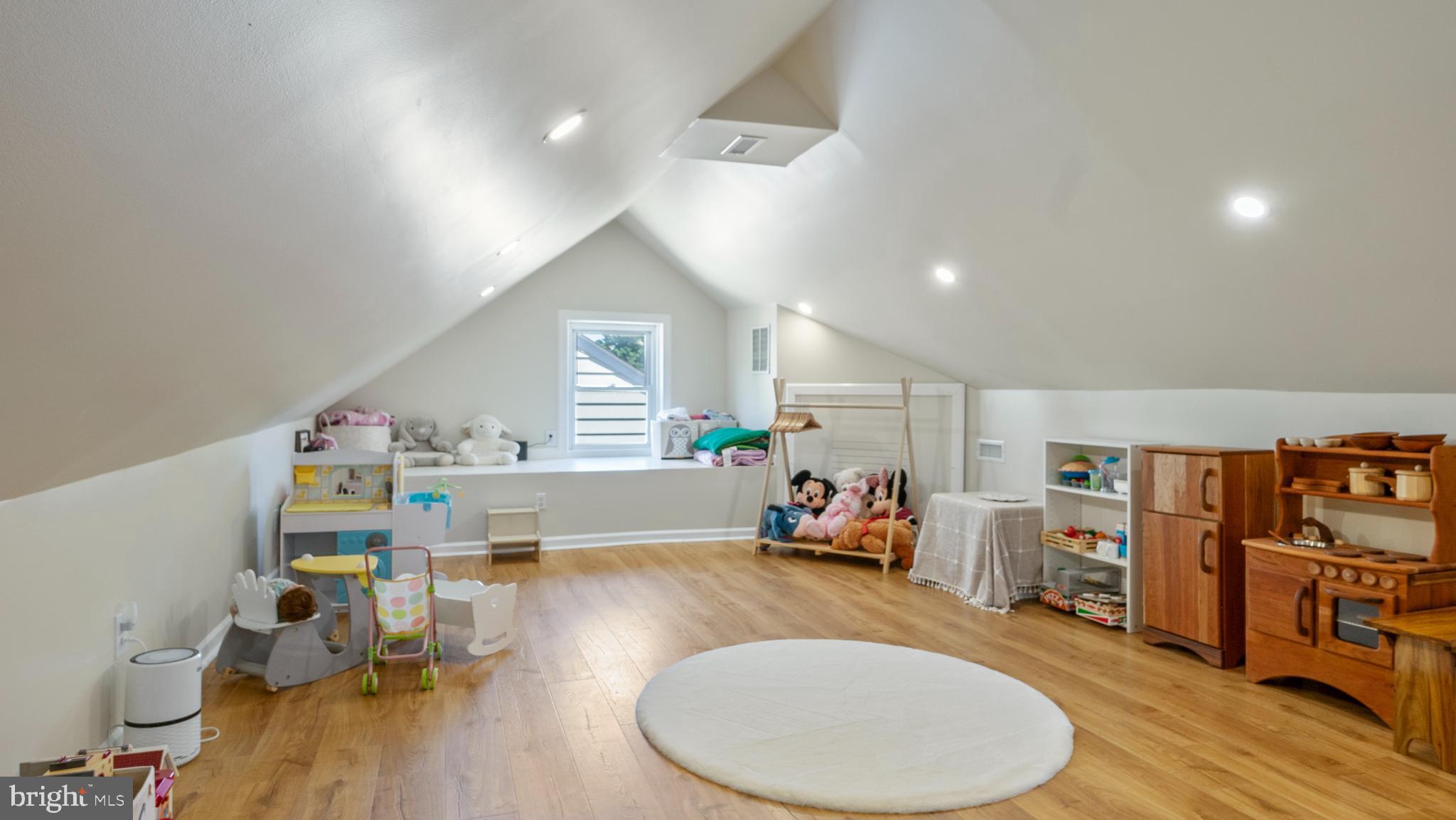 HUNTINGTON TERRACE - Residential