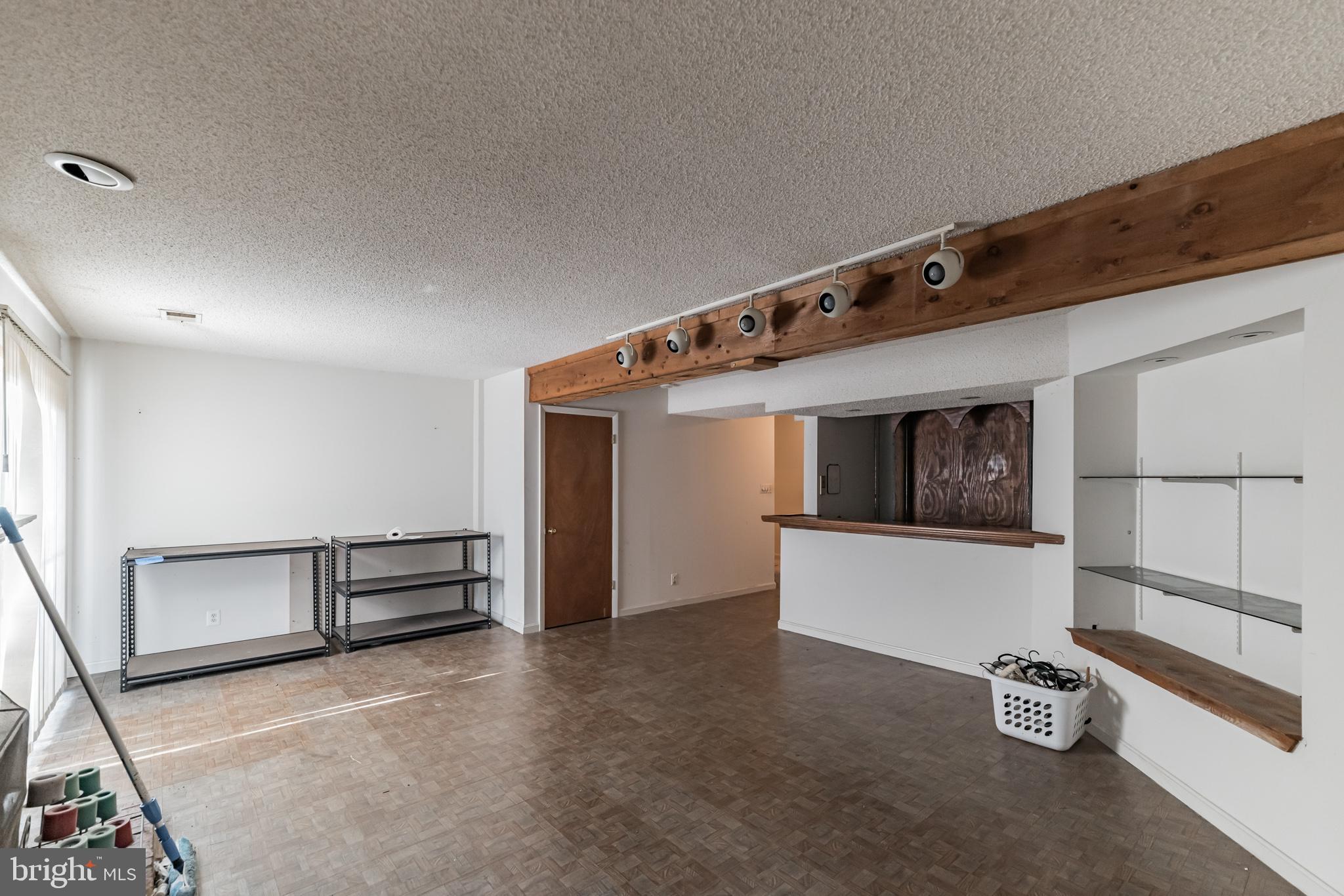 COUNTRY CREEK - Residential