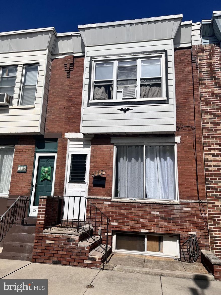 Need totally TLC interior. Need Flashlight to get in.