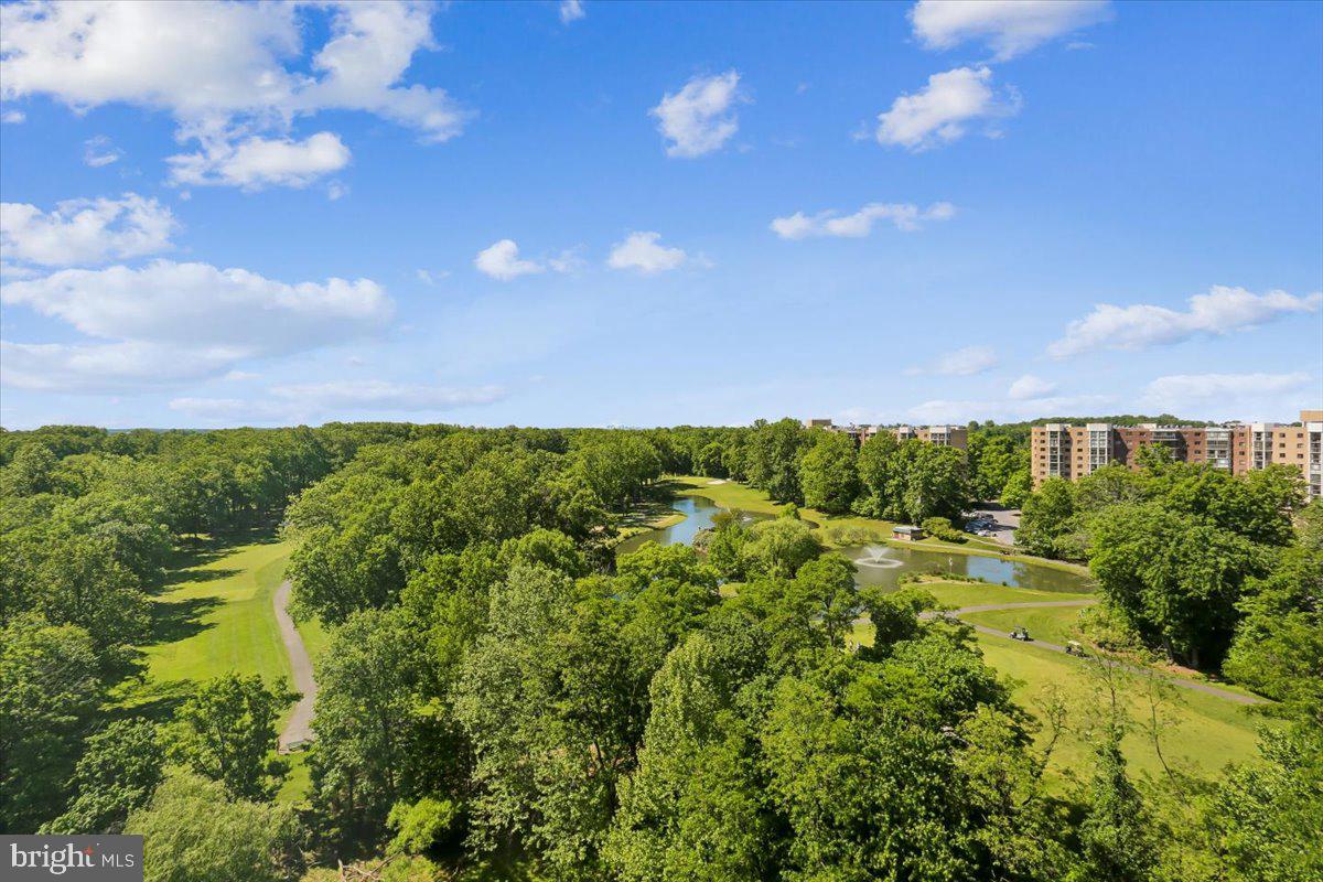 LEISURE WORLD - Residential