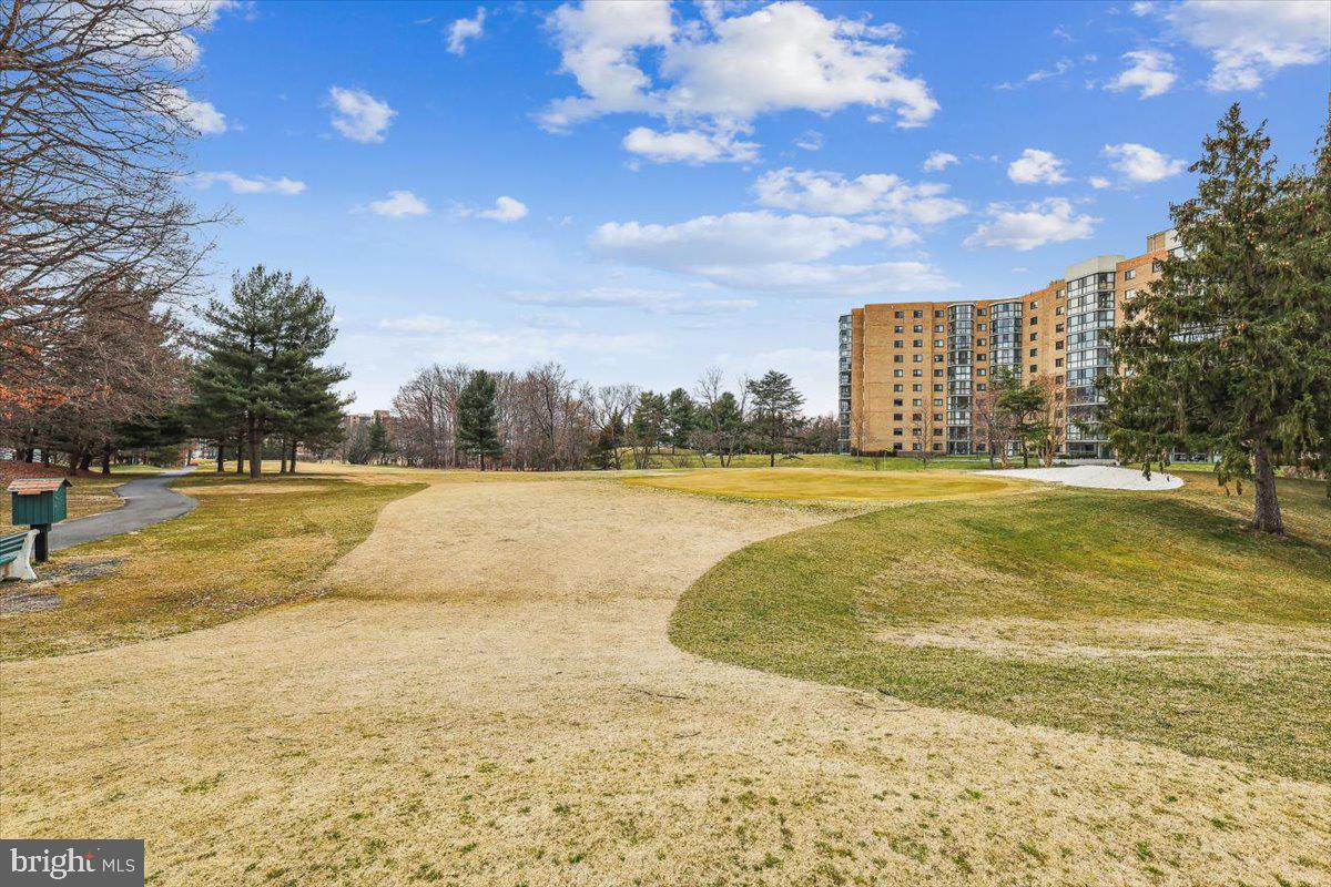 LEISURE WORLD - Residential