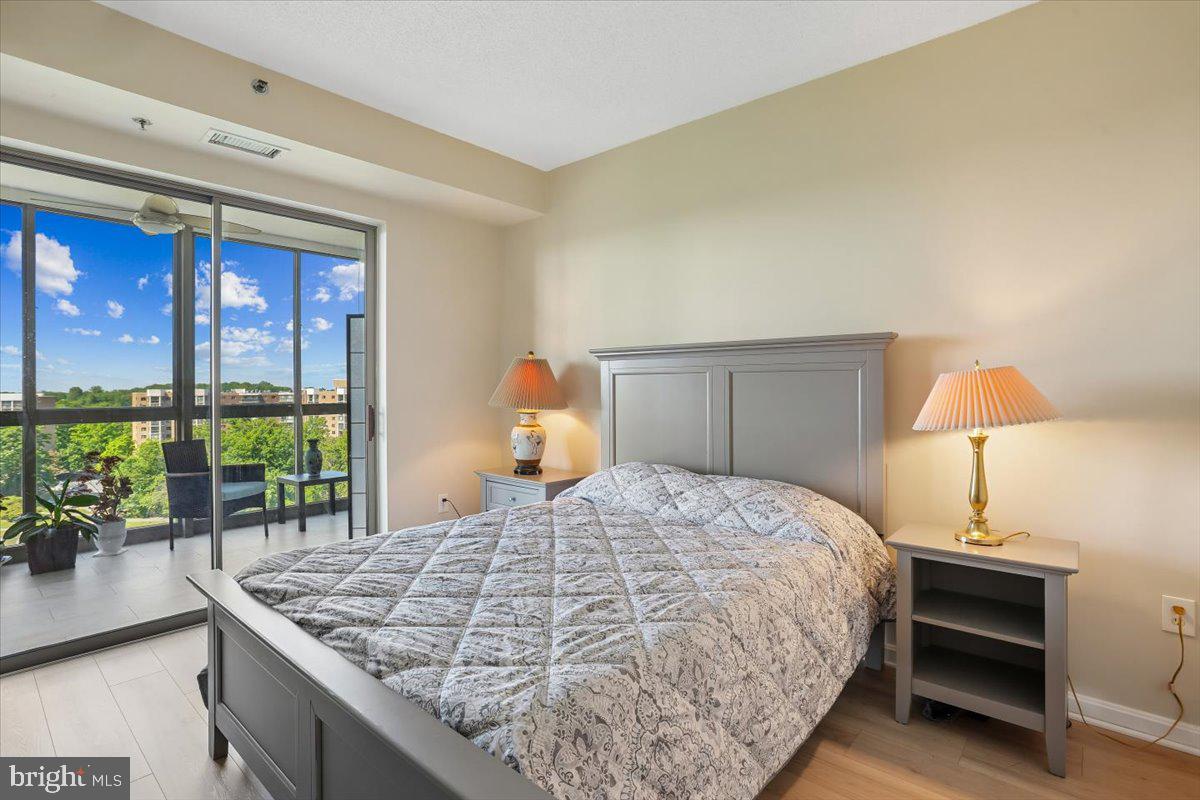 LEISURE WORLD - Residential
