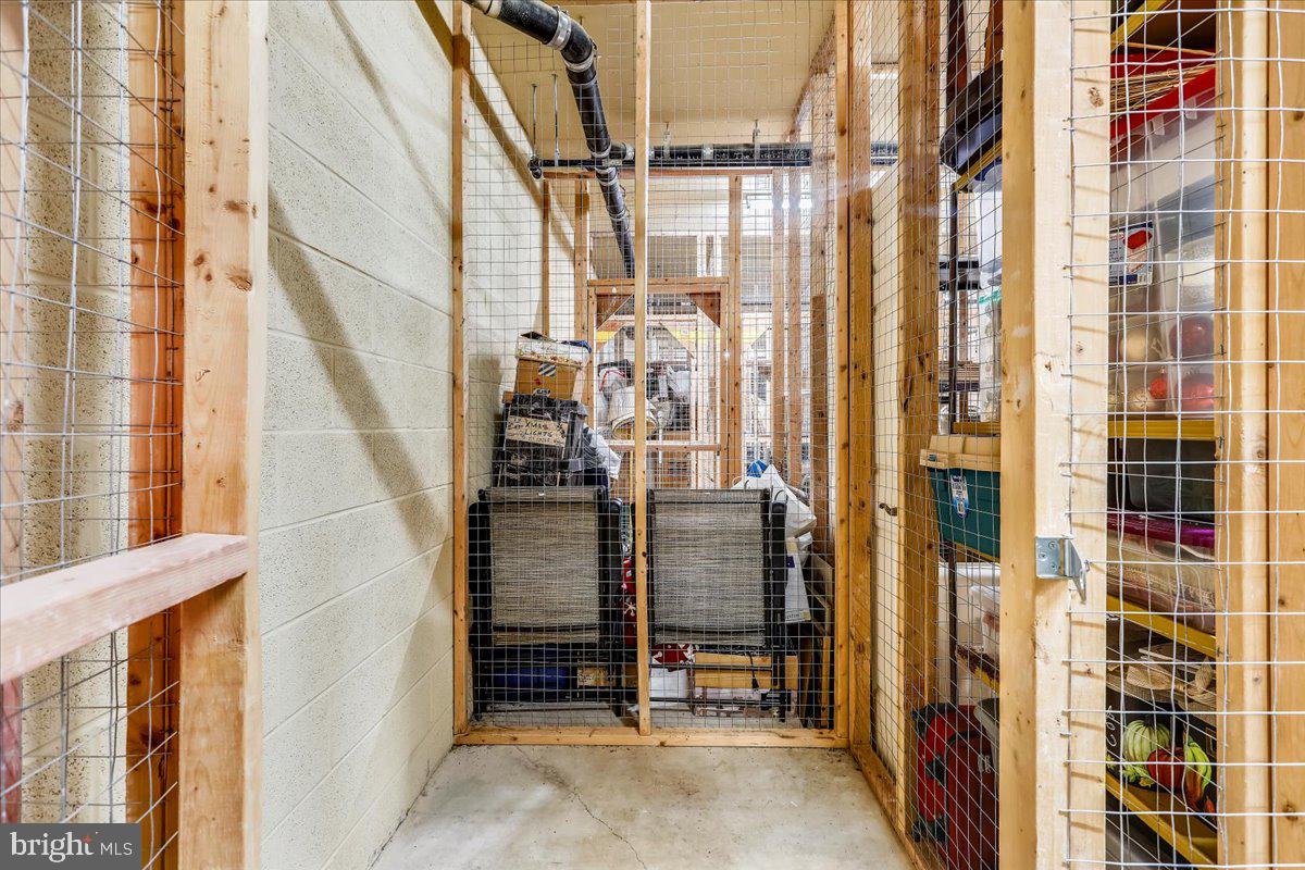 LEISURE WORLD - Residential