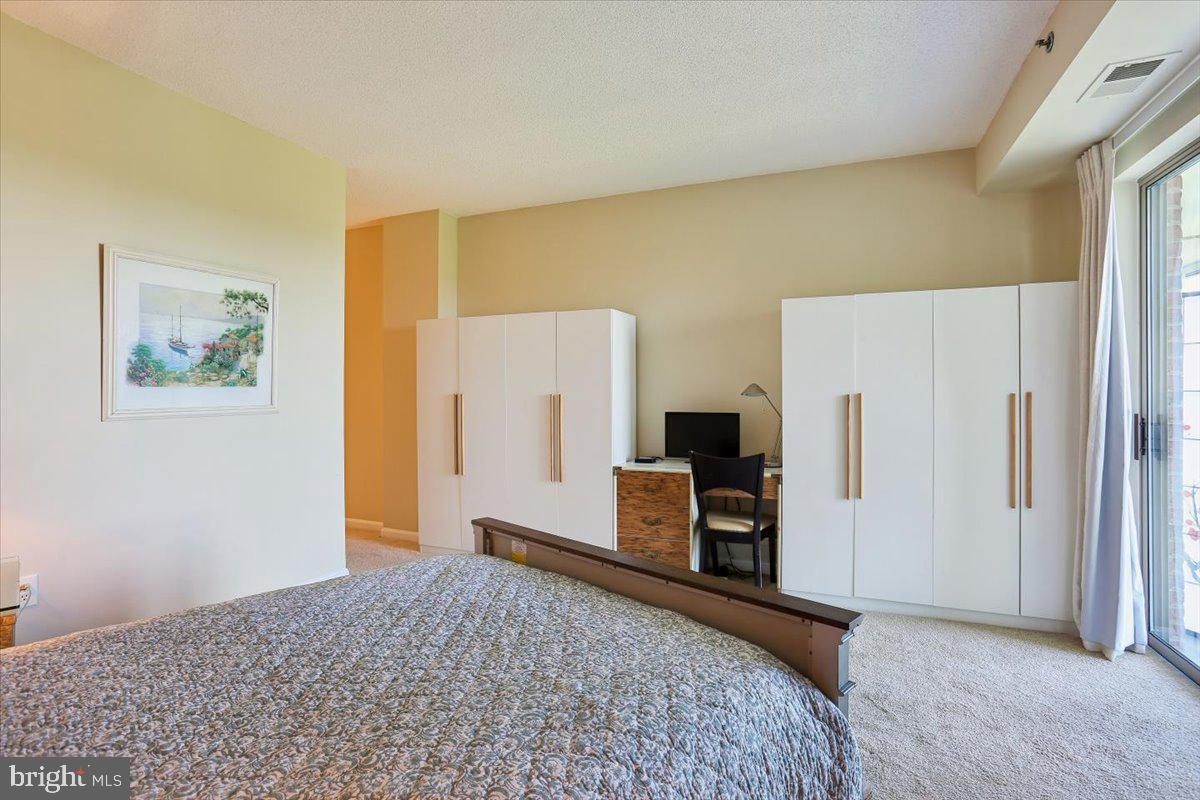LEISURE WORLD - Residential