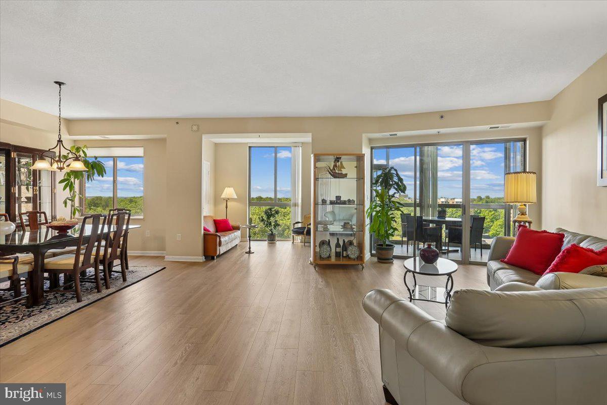 LEISURE WORLD - Residential