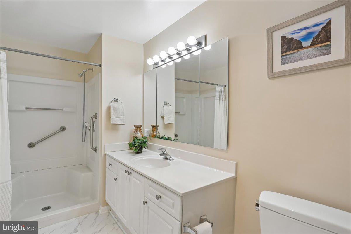 LEISURE WORLD - Residential