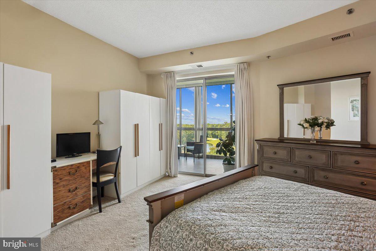 LEISURE WORLD - Residential