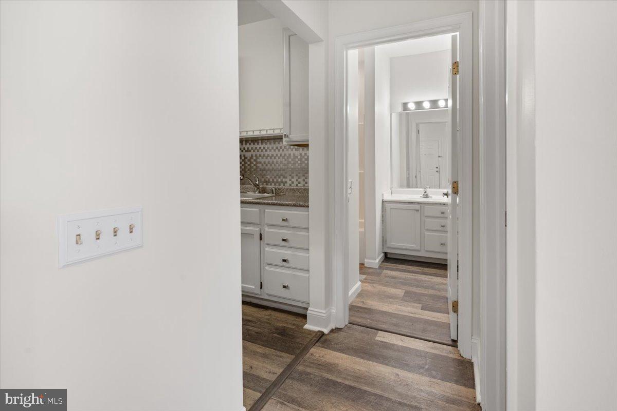 WATERS EDGE - Residential