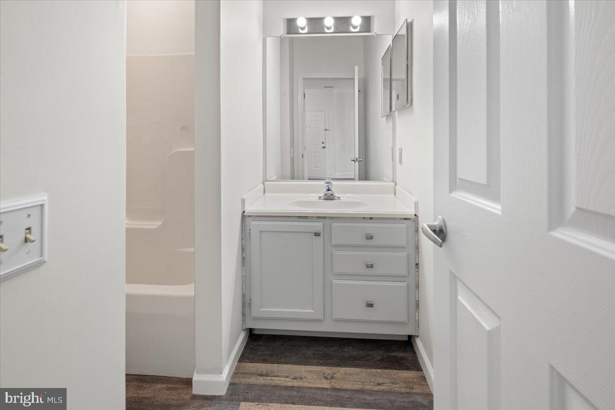 WATERS EDGE - Residential