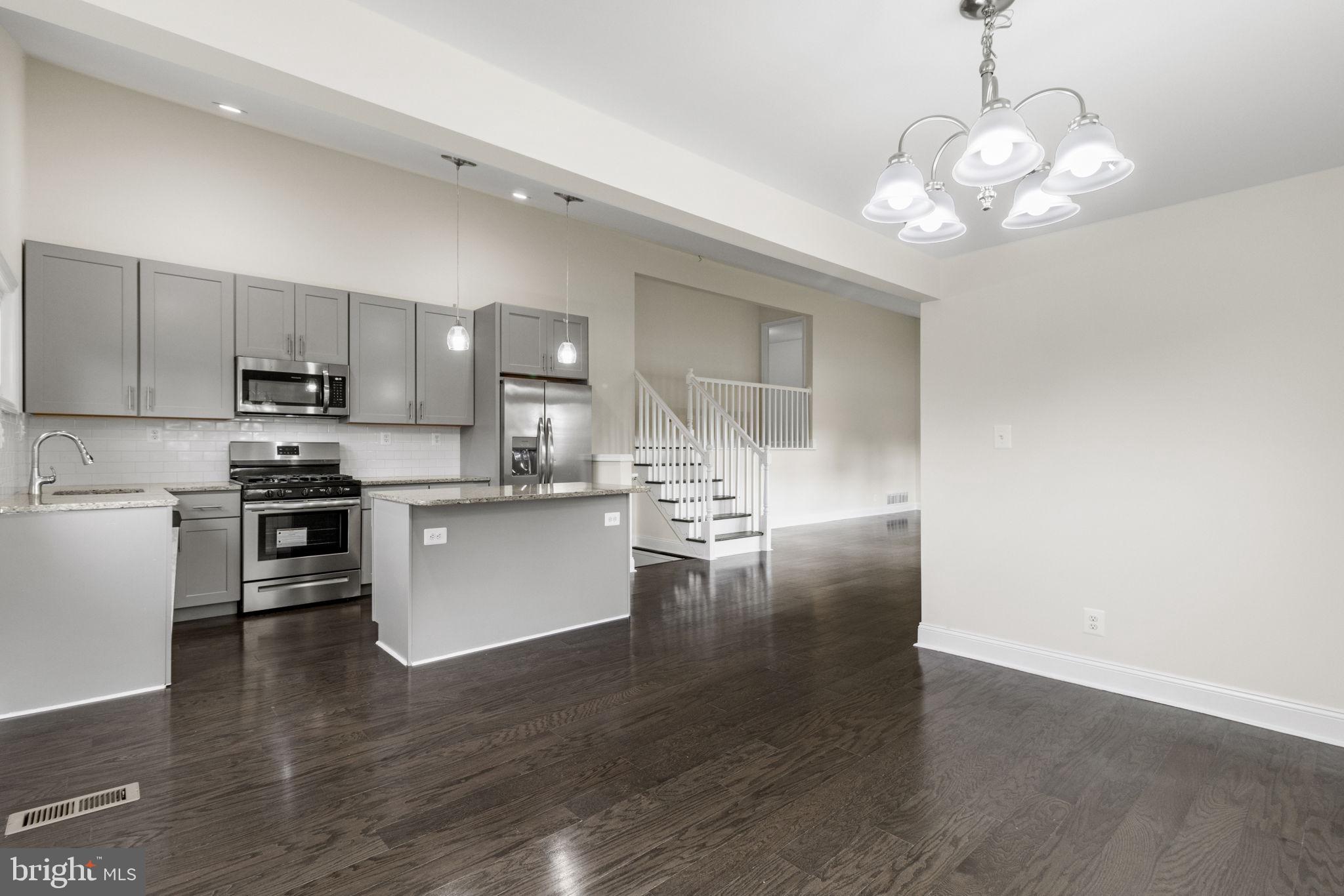 WOODMOOR ESTATES - Residential