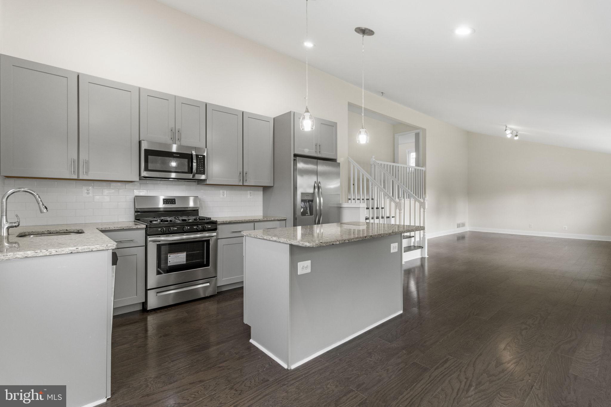 WOODMOOR ESTATES - Residential