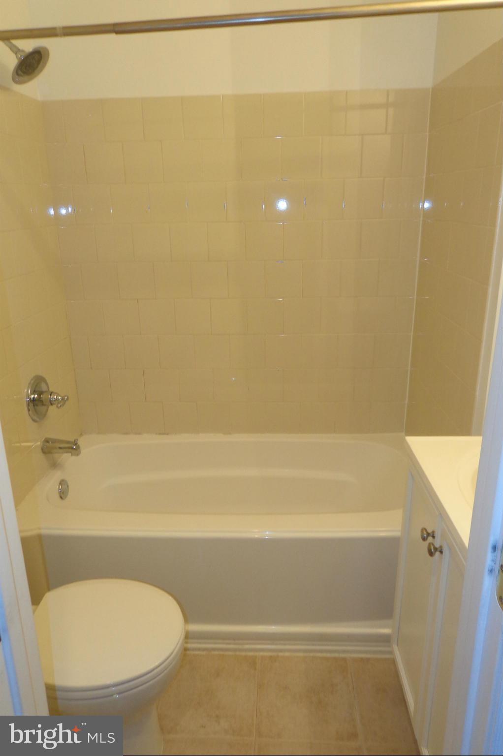 LONDON TOWN WEST - Residential