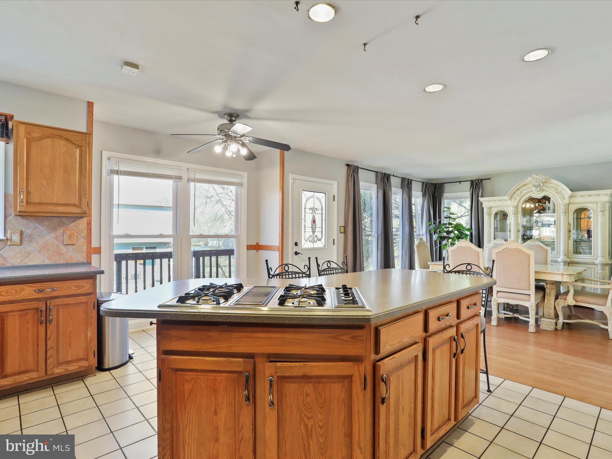 SPRING RIDGE - Residential