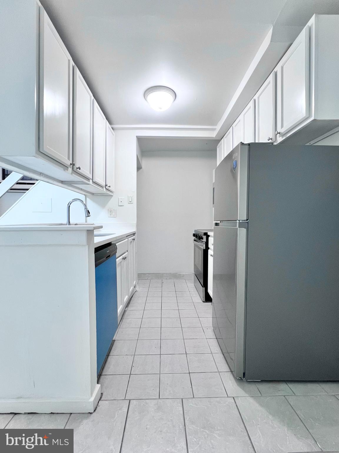 WASHINGTON SQ WEST - Residential Lease