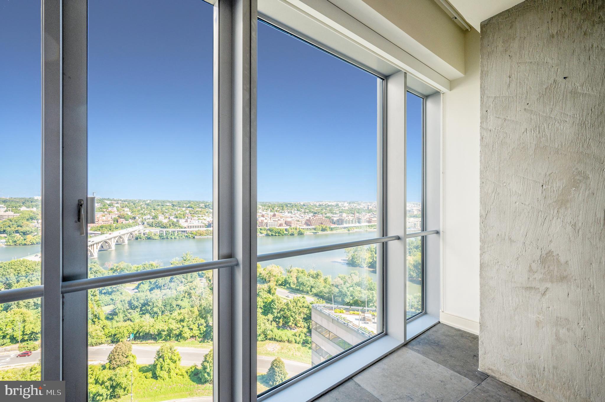 THE WATERVIEW - Residential