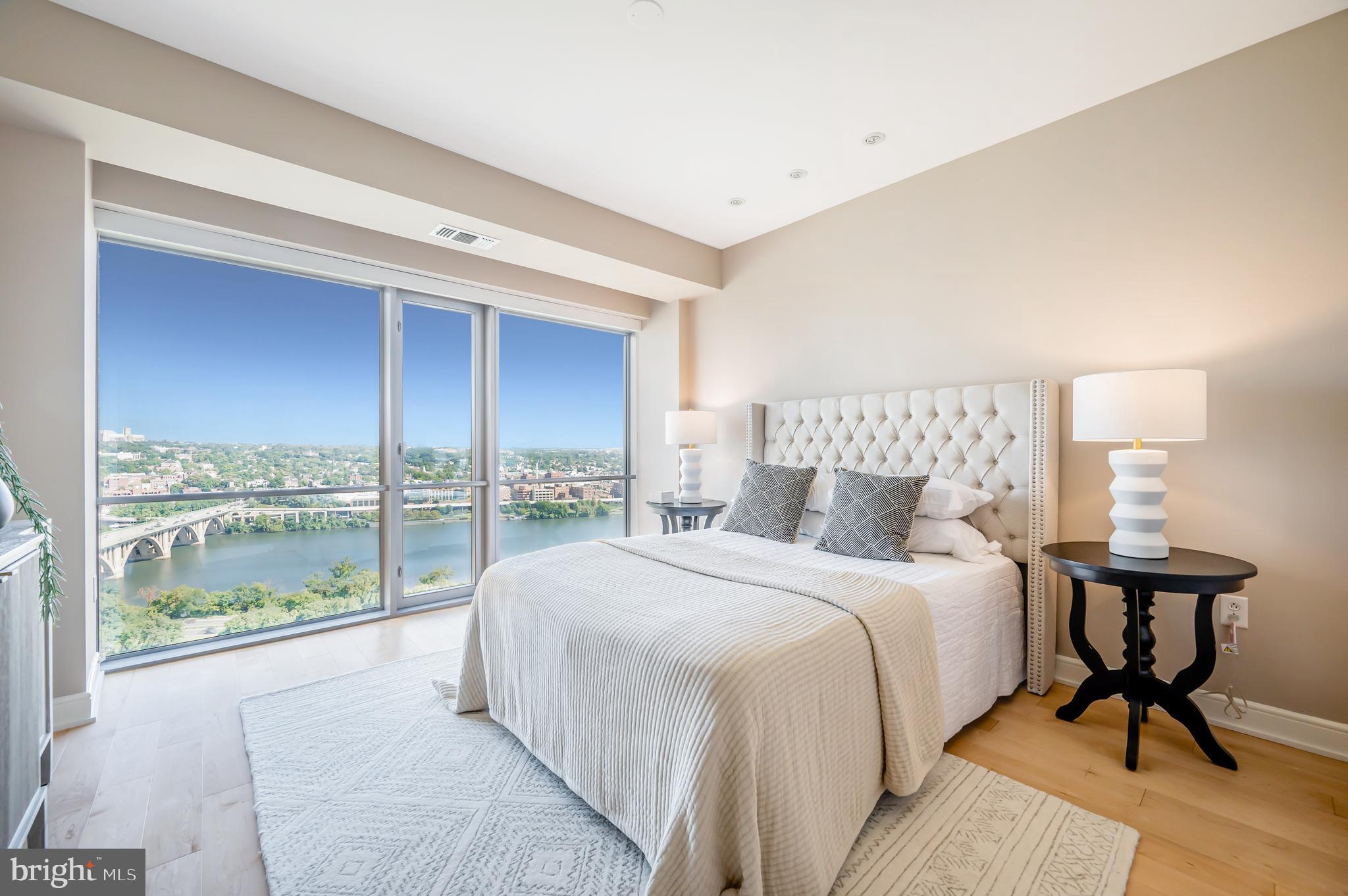 THE WATERVIEW - Residential