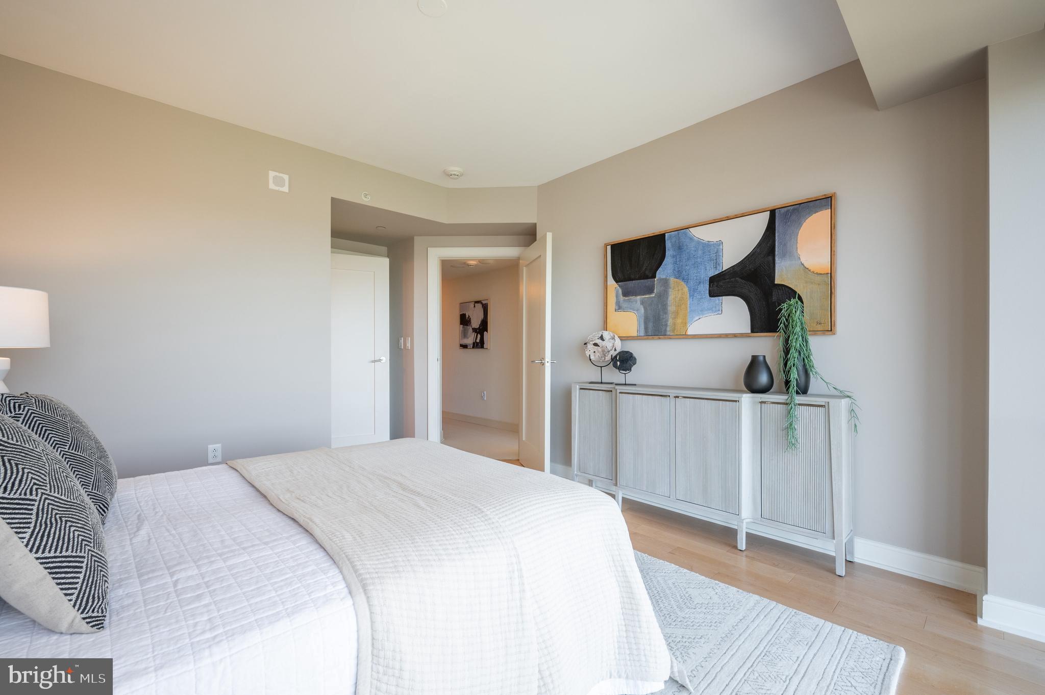 THE WATERVIEW - Residential