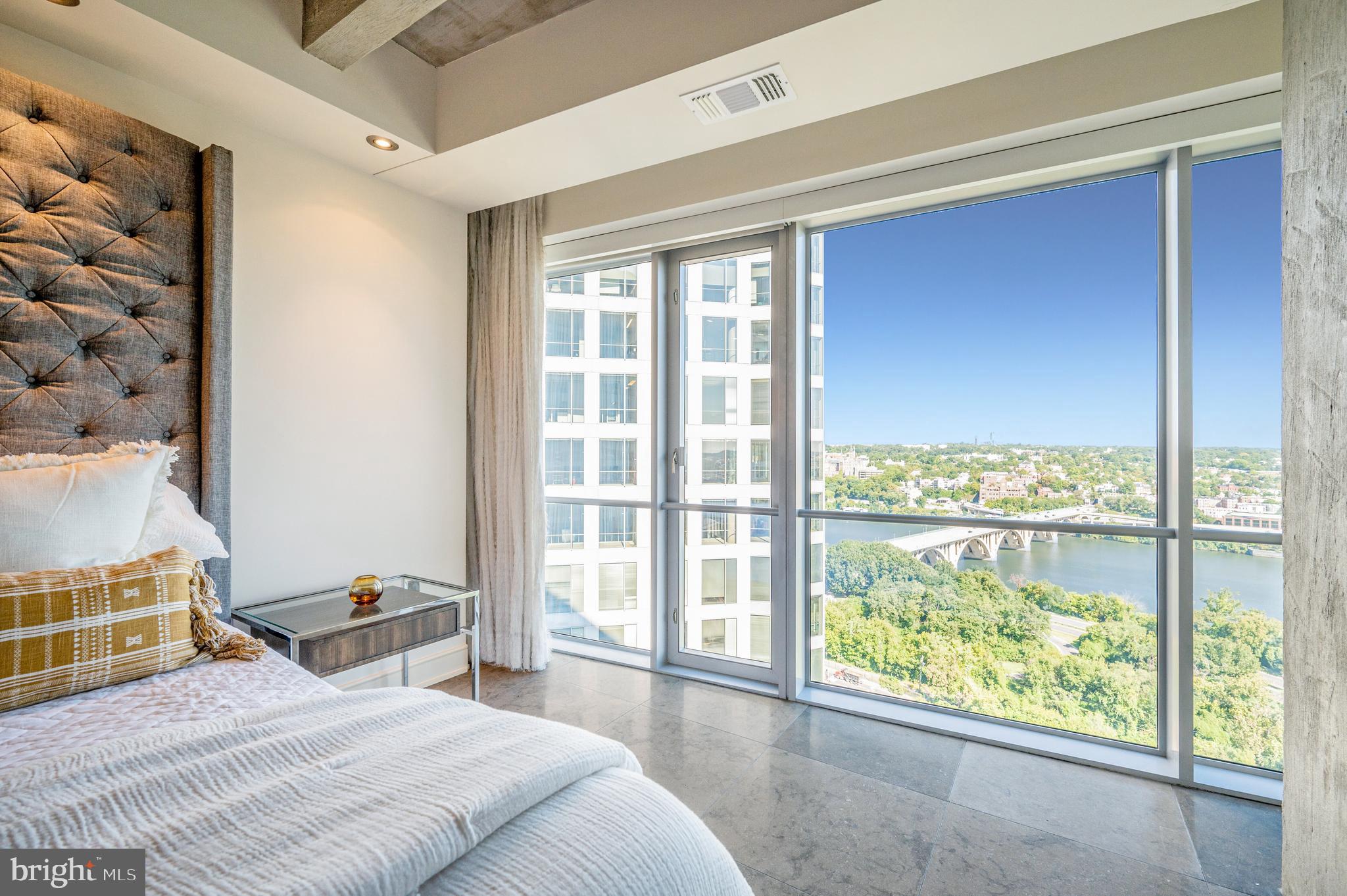 THE WATERVIEW - Residential