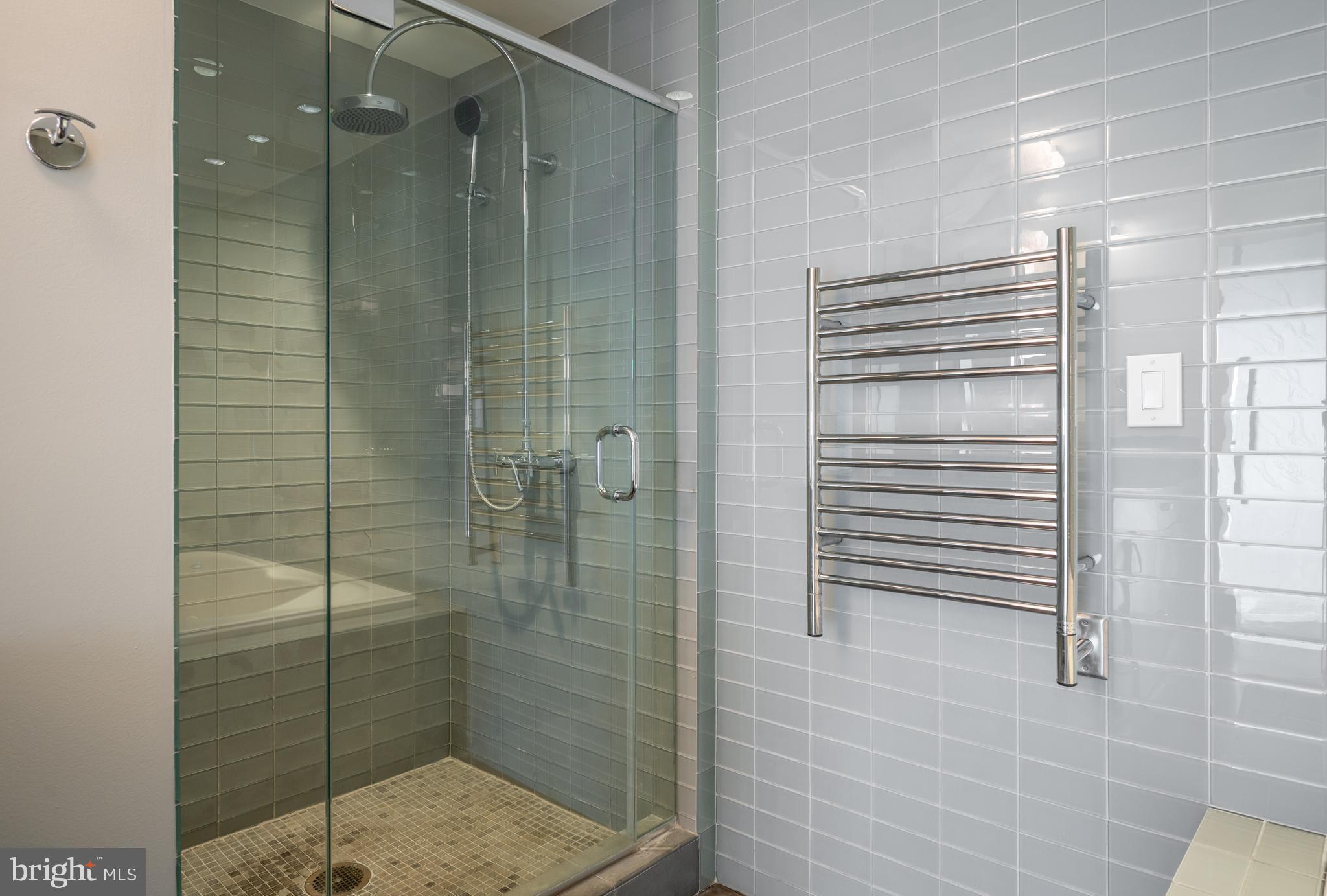 THE WATERVIEW - Residential