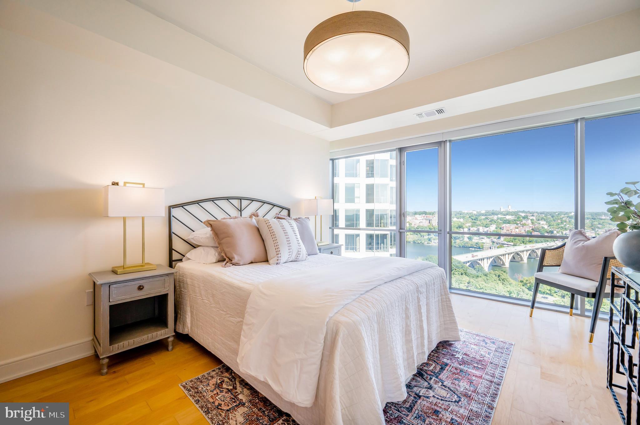 THE WATERVIEW - Residential