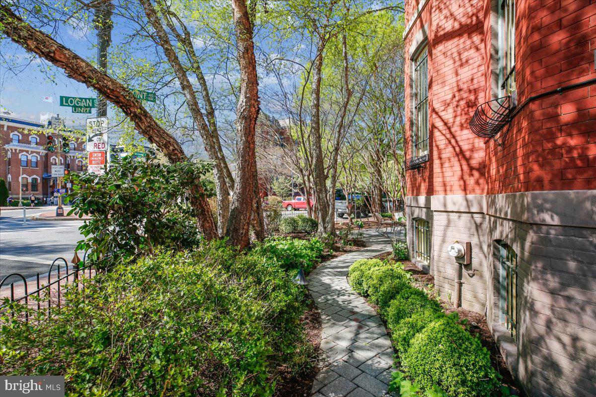 LOGAN CIRCLE - Residential