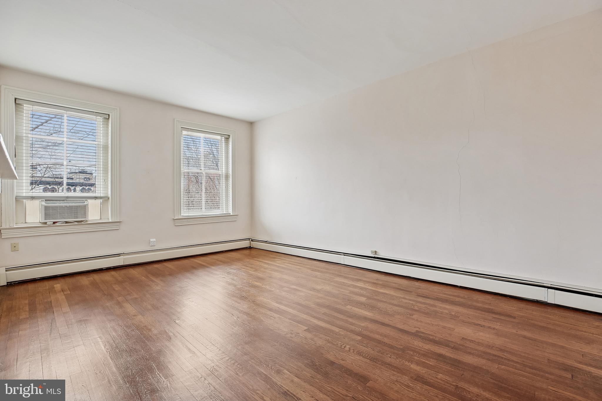 LOGAN CIRCLE - Residential