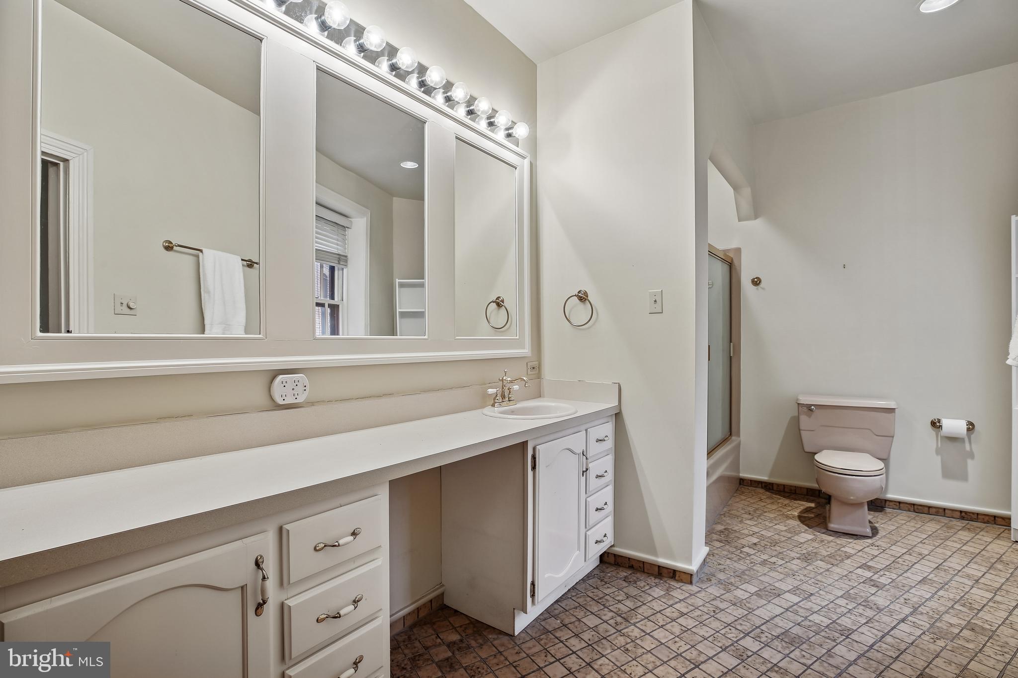 LOGAN CIRCLE - Residential