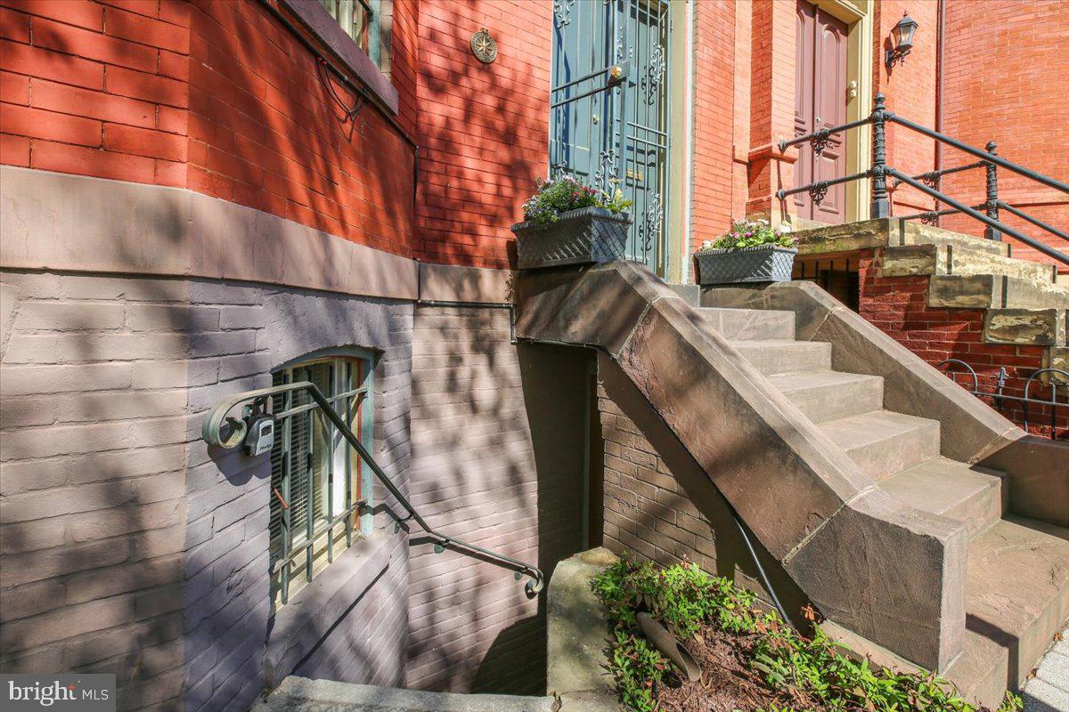LOGAN CIRCLE - Residential