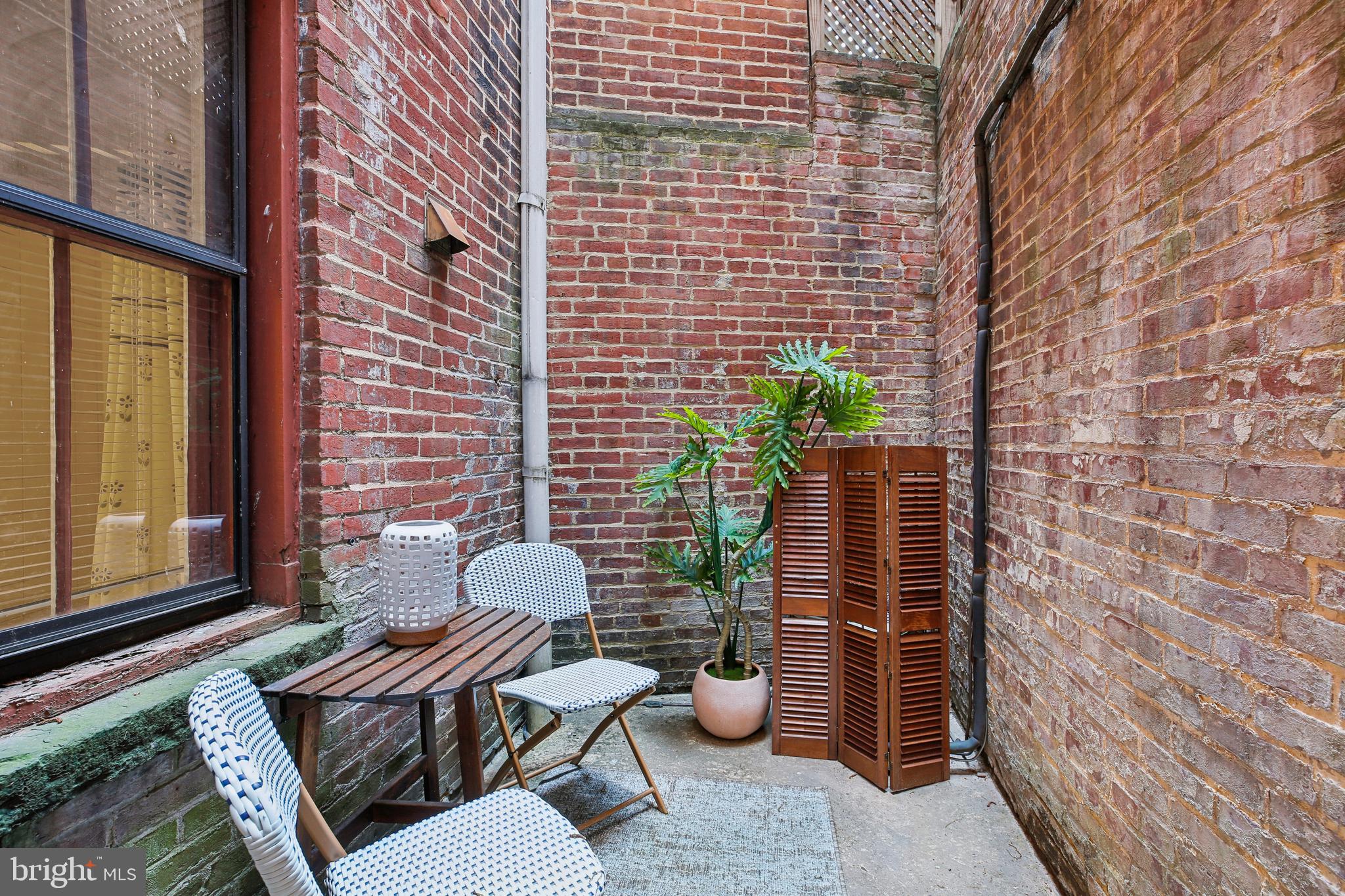 LOGAN CIRCLE - Residential