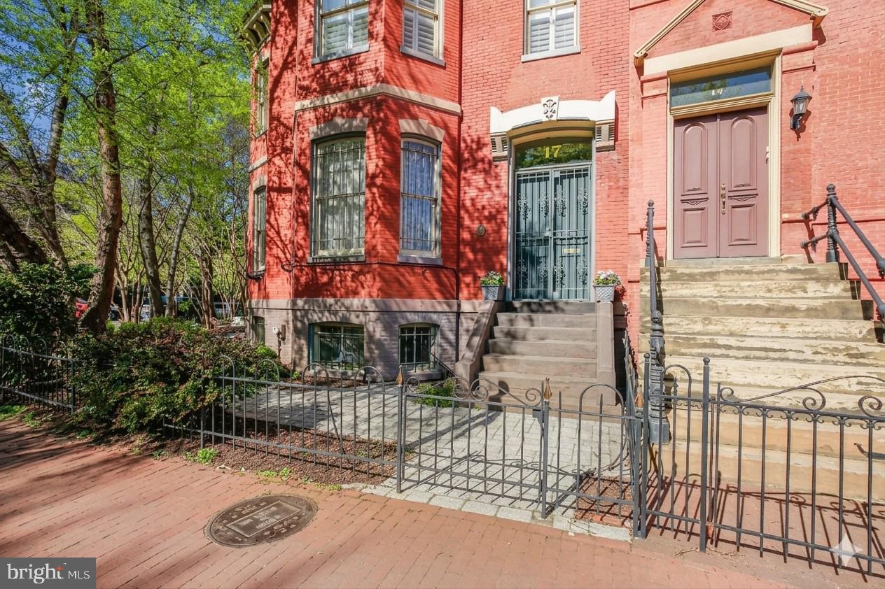 LOGAN CIRCLE - Residential