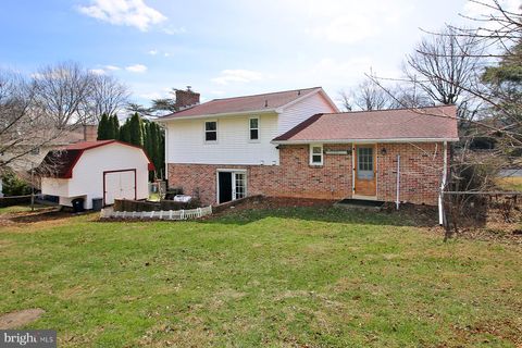 Homes For Sale - 129 Juniper Street<br/> LEBANON, PA 17042