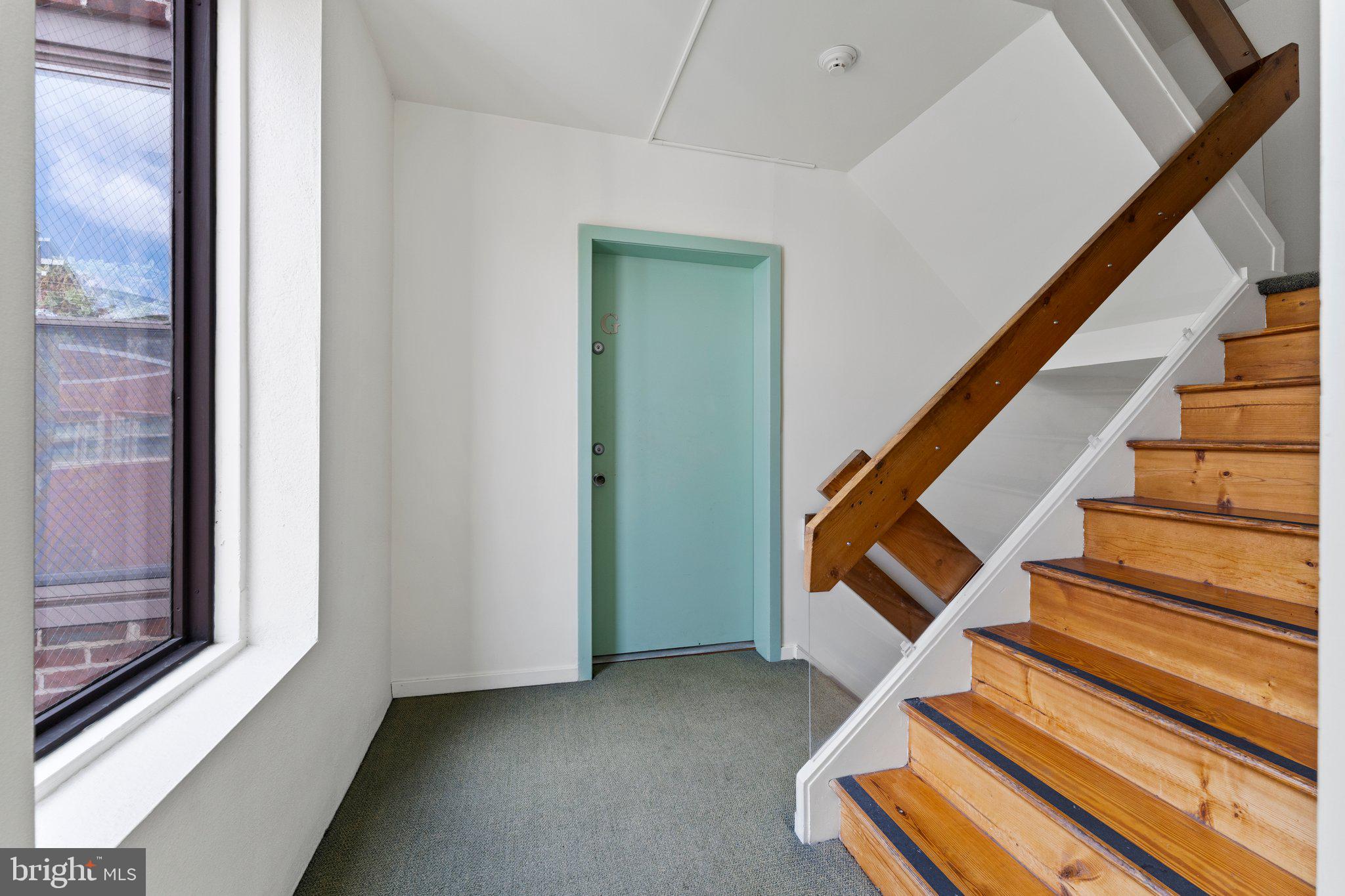 QUEEN VILLAGE - Residential