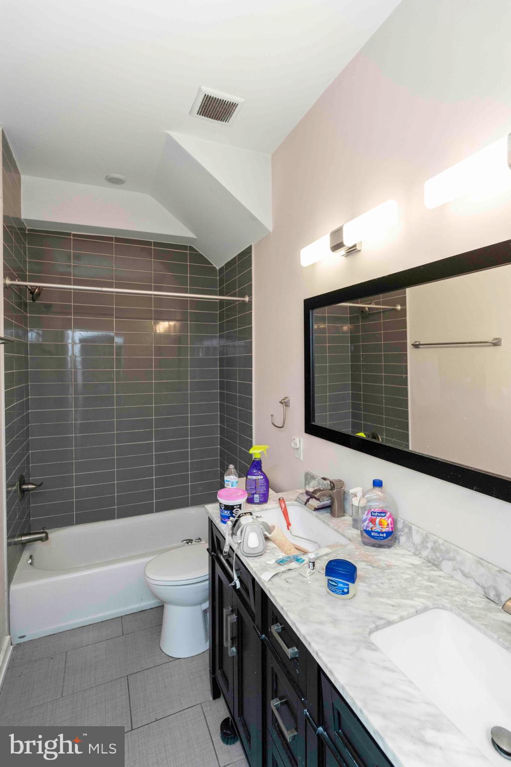 POINT BREEZE - Residential Income