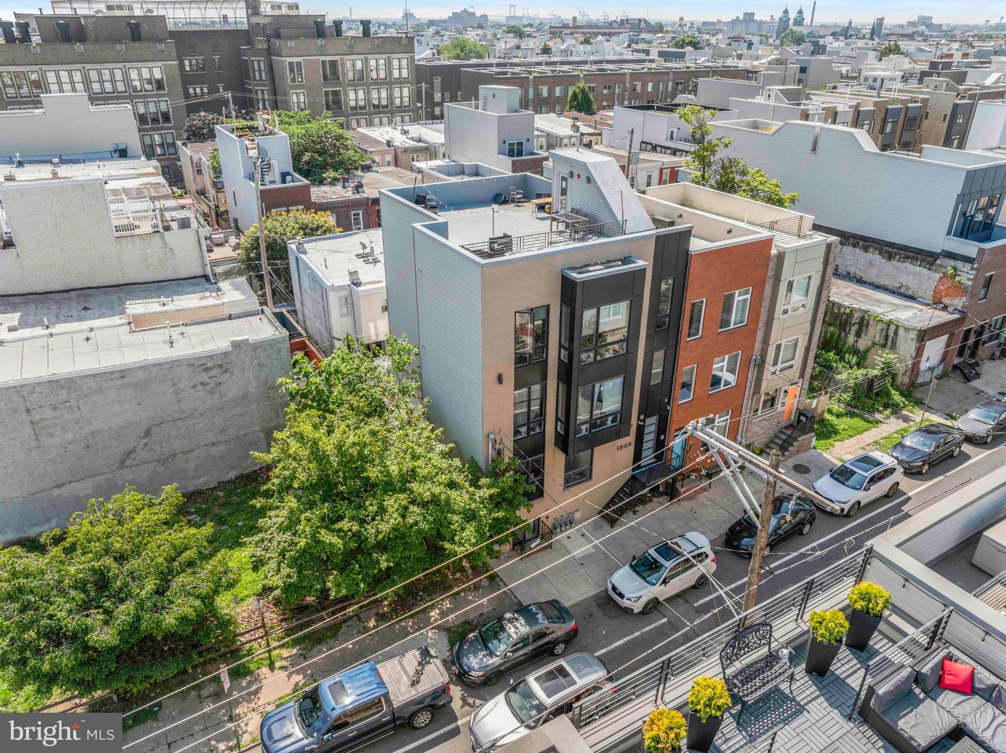 POINT BREEZE - Residential Income