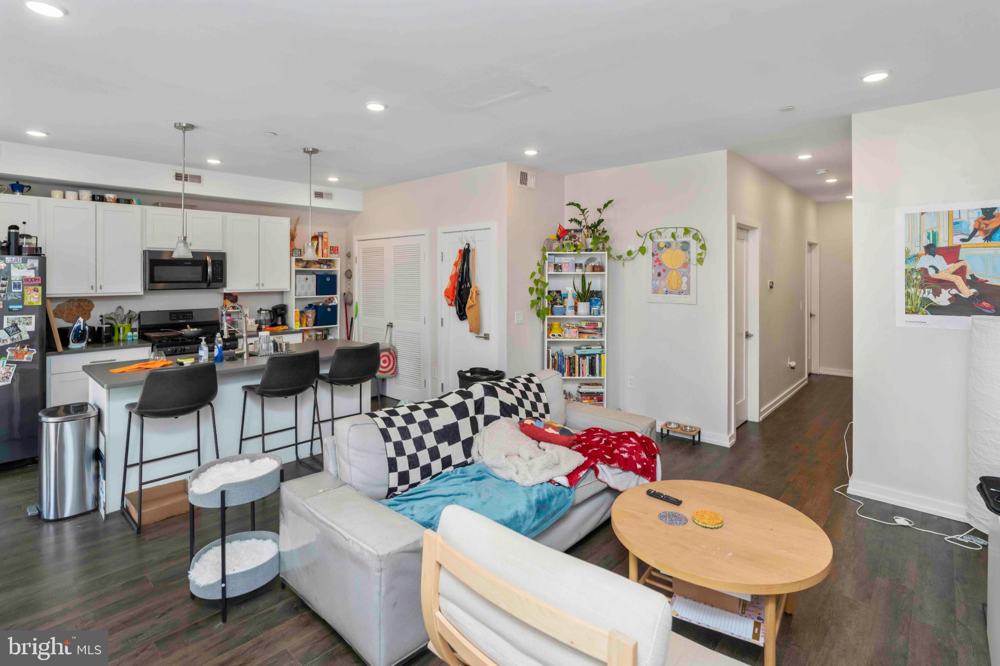 POINT BREEZE - Residential Income