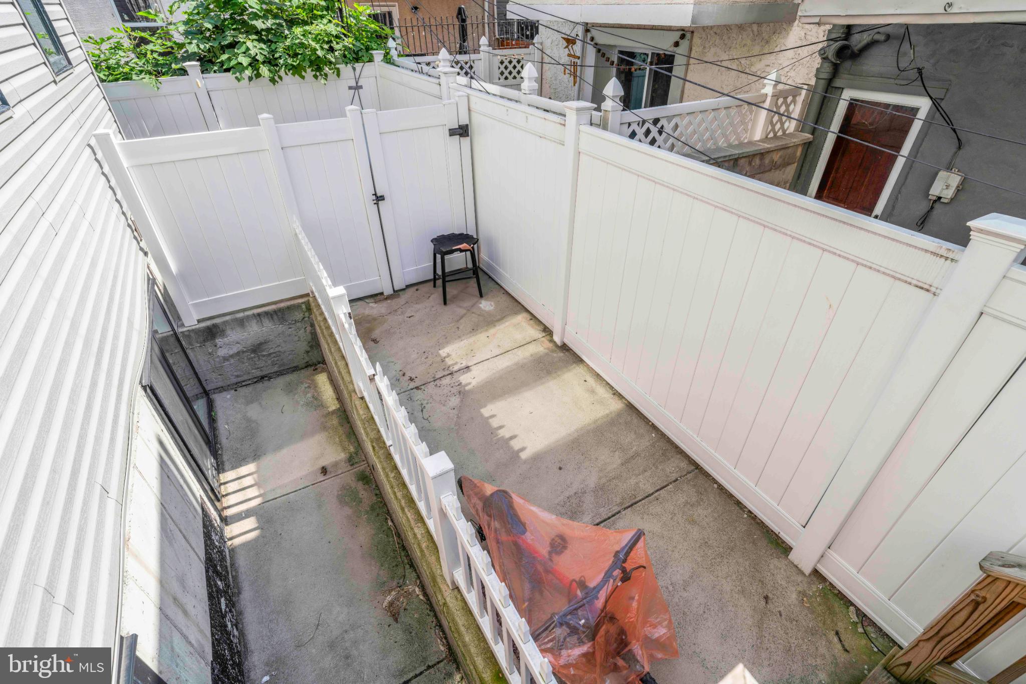 POINT BREEZE - Residential Income