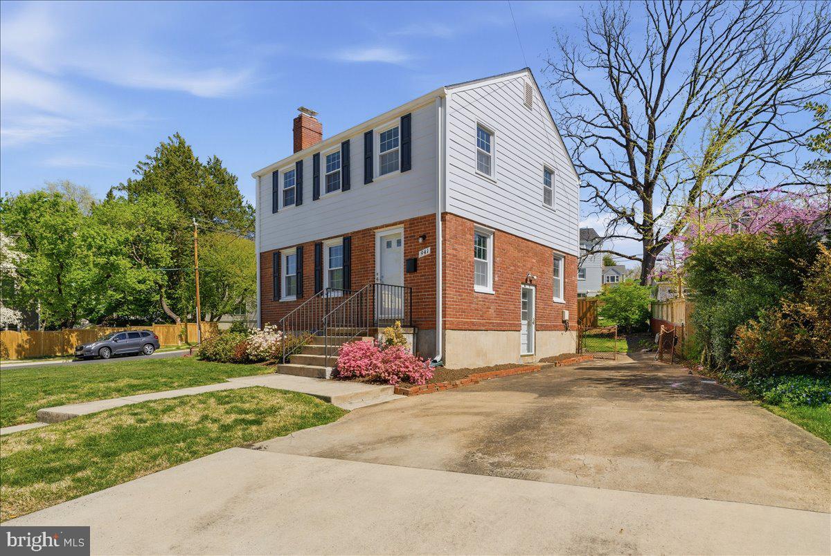 941 PATRICK HENRY DRIVE