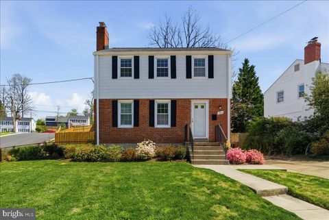 941 PATRICK HENRY DRIVE ARLINGTON VA 22205