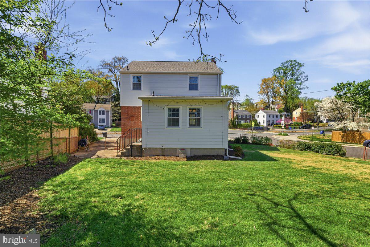 941 PATRICK HENRY DRIVE