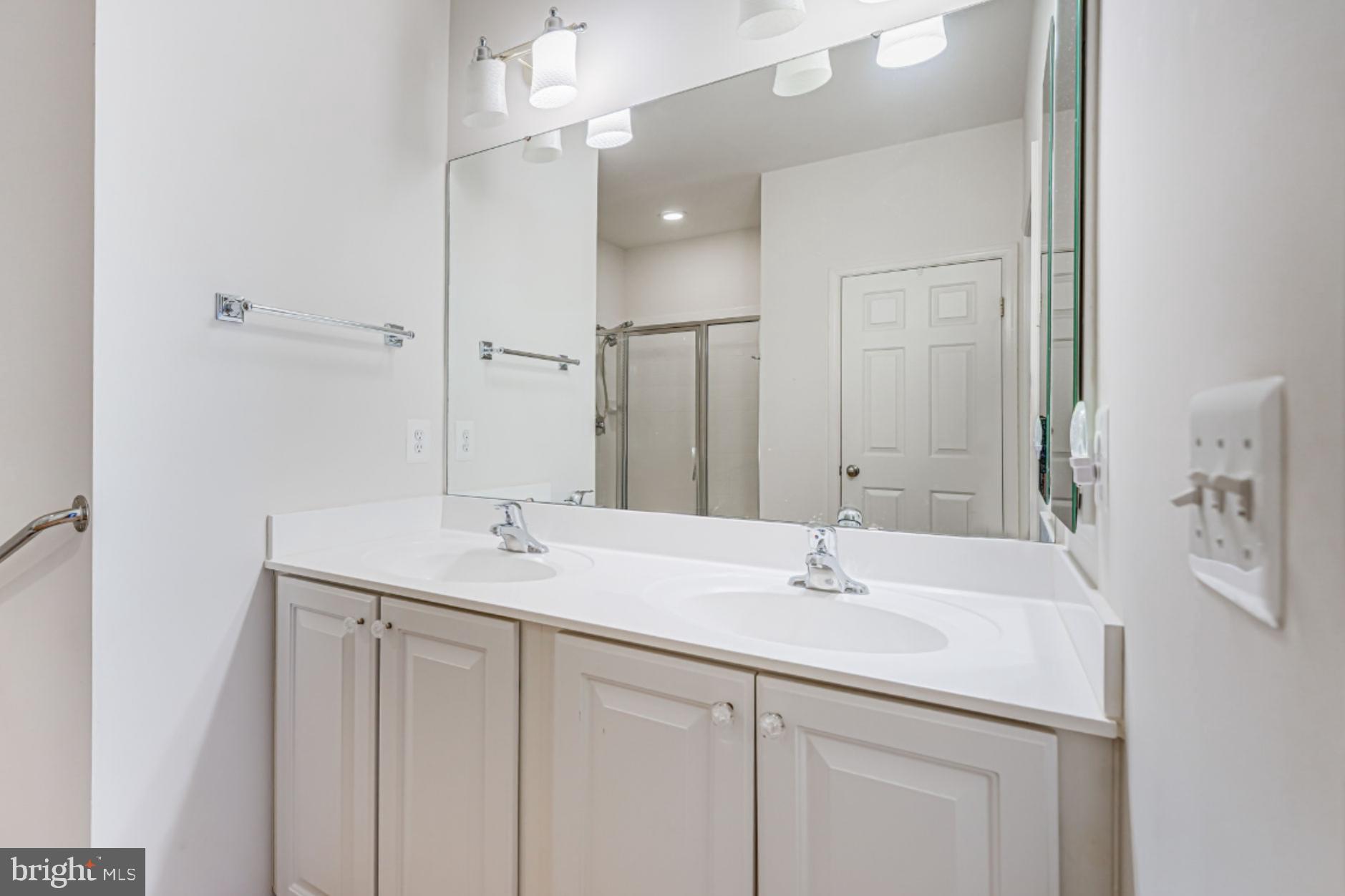 VILLAS AT THE RIDGES - Residential