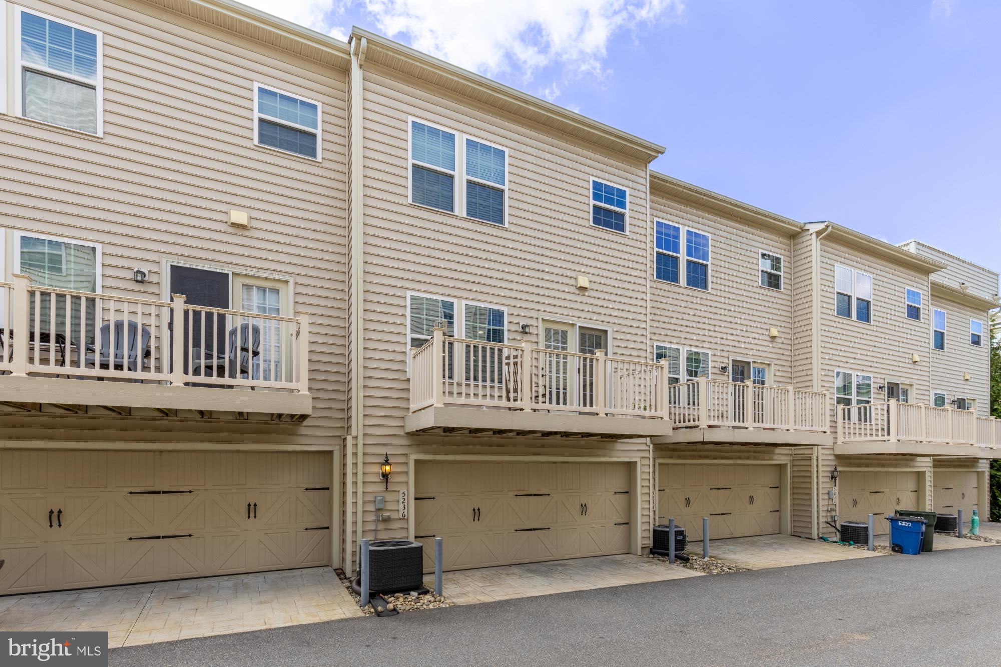 GREENBELT STATION - Residential