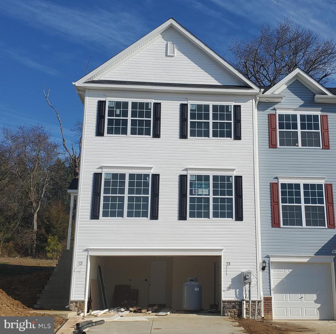 ELIZABETH HILLS - Residential