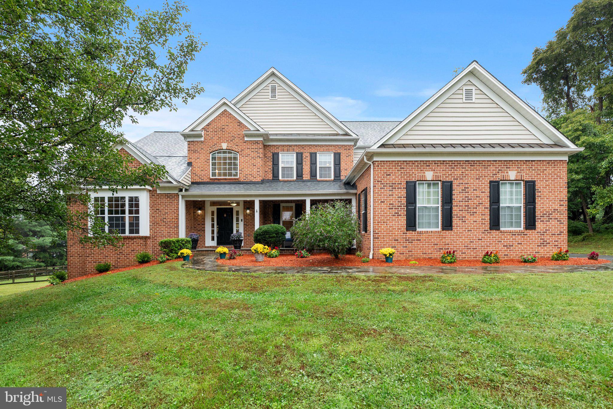 8 DEER CREEK COURT