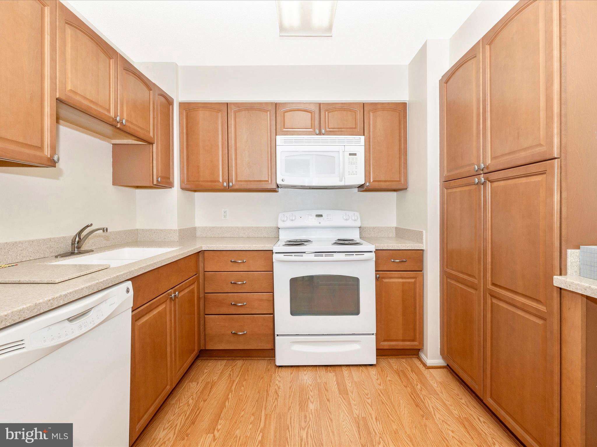 LEISURE WORLD - Residential