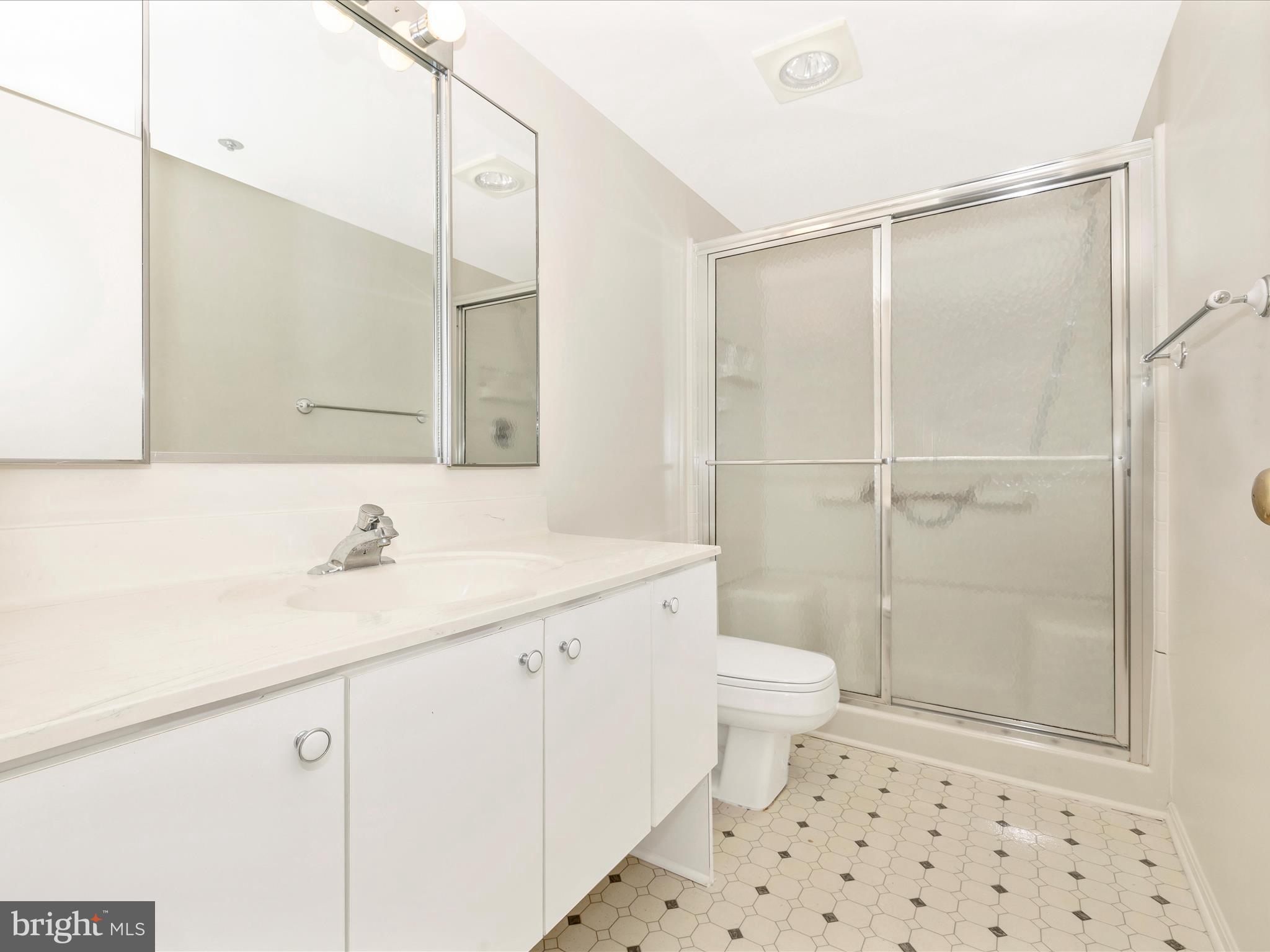 LEISURE WORLD - Residential