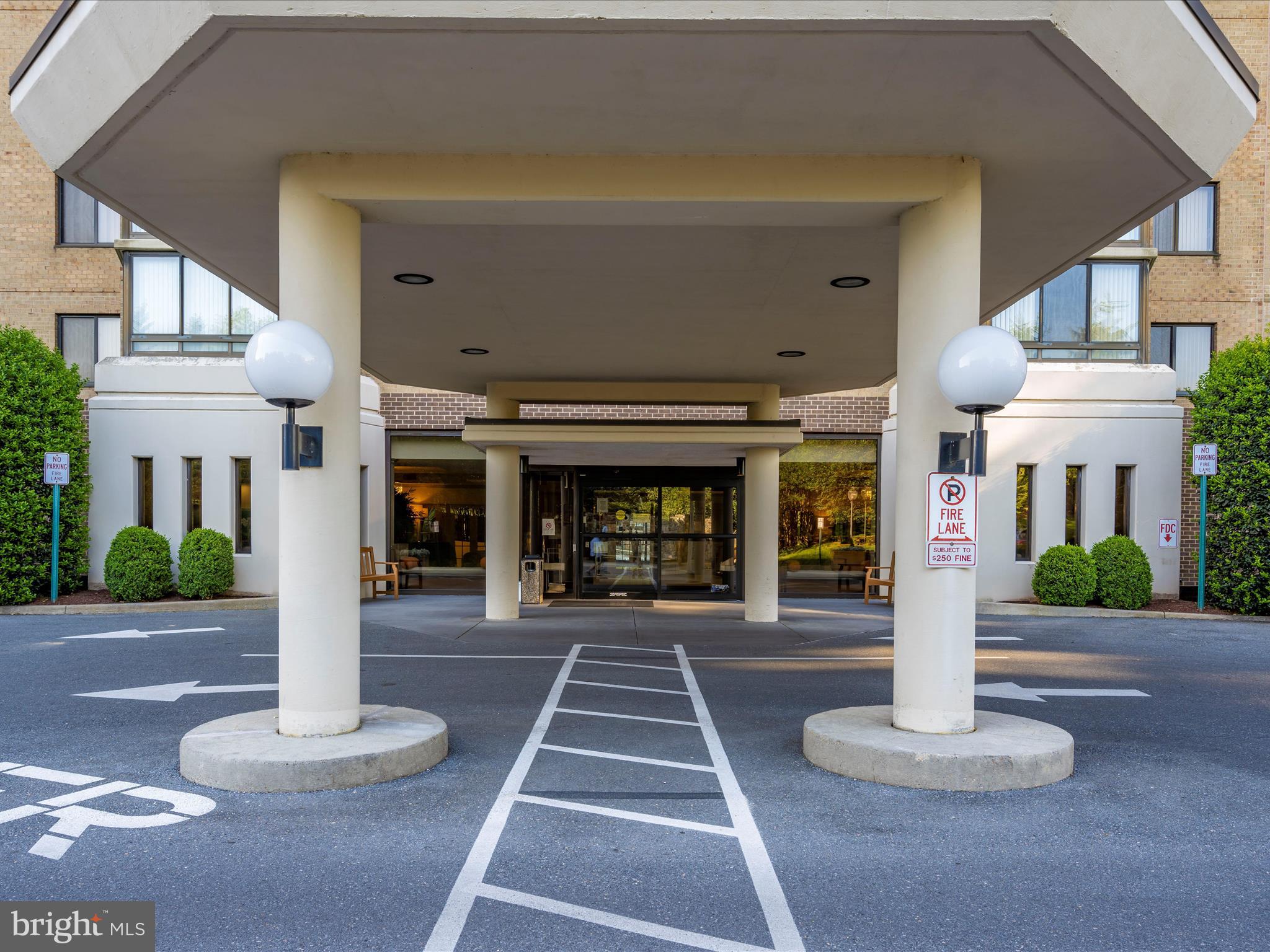 LEISURE WORLD - Residential