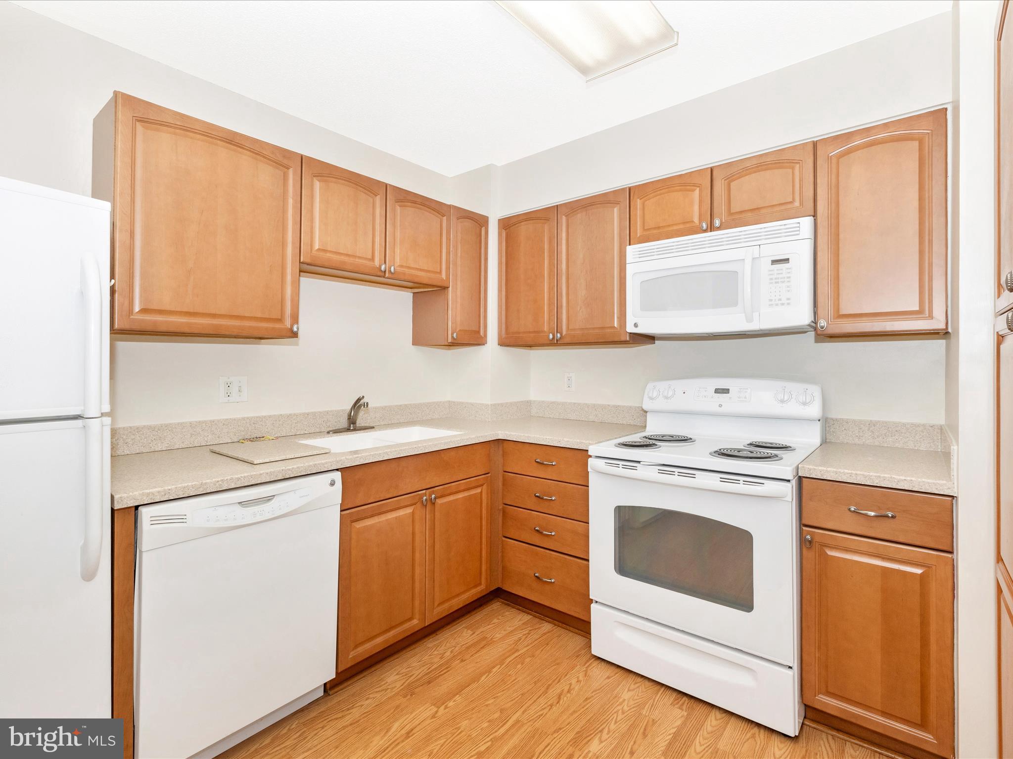 LEISURE WORLD - Residential