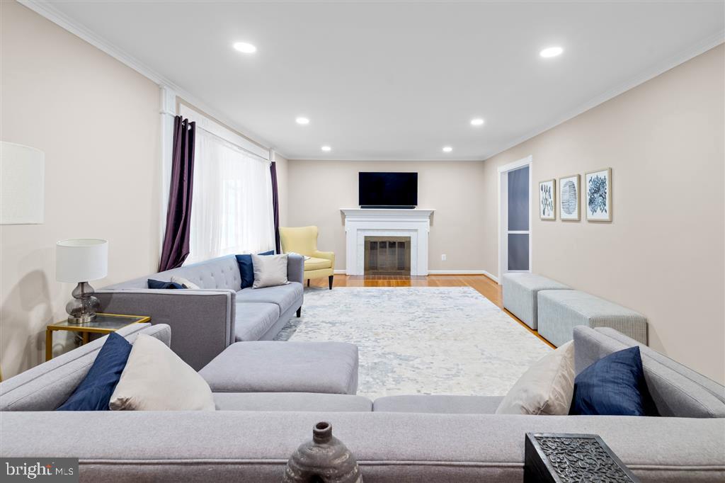 OAK RUN PARK - Residential Lease