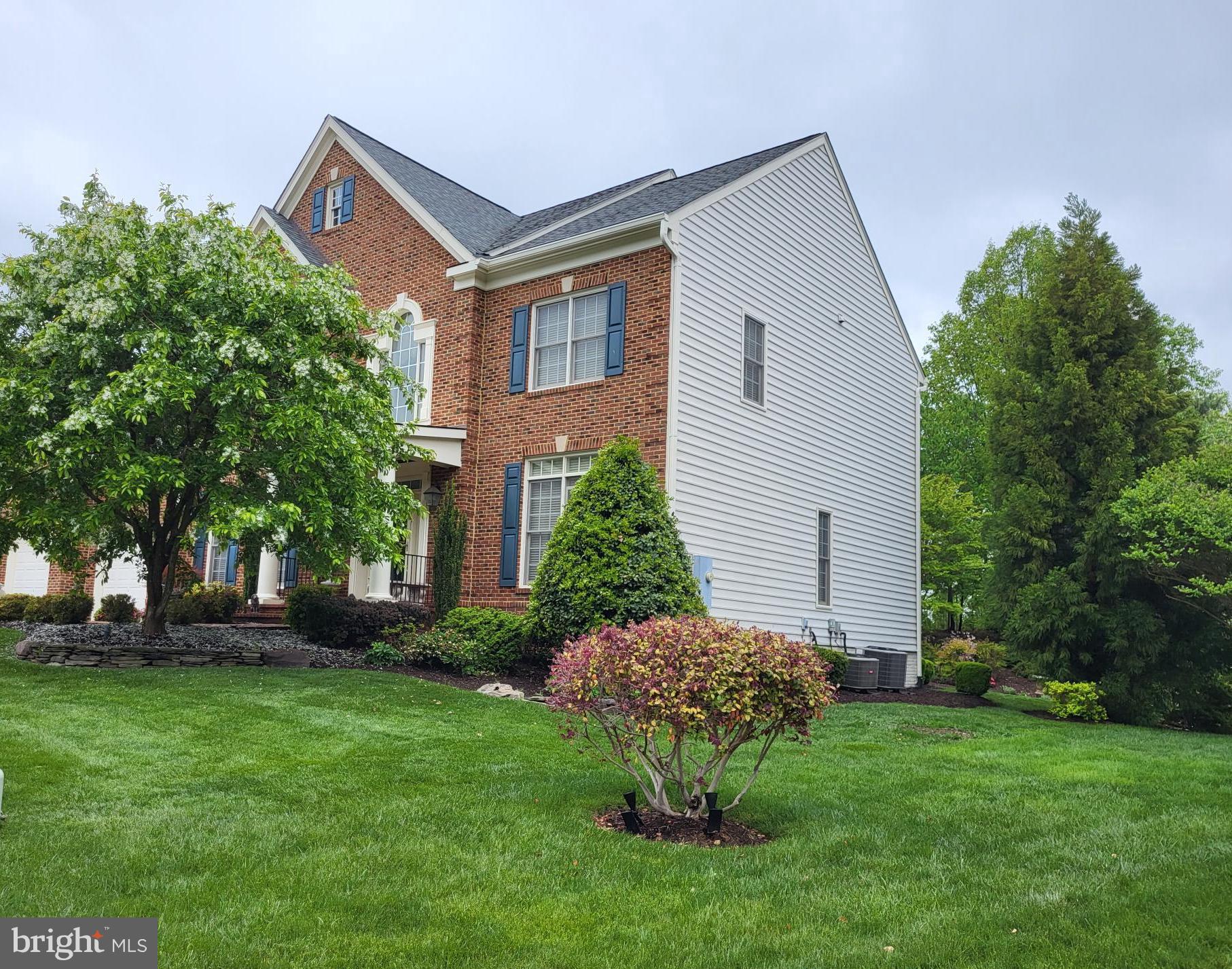 ESTATES AT LEEWOOD - Residential