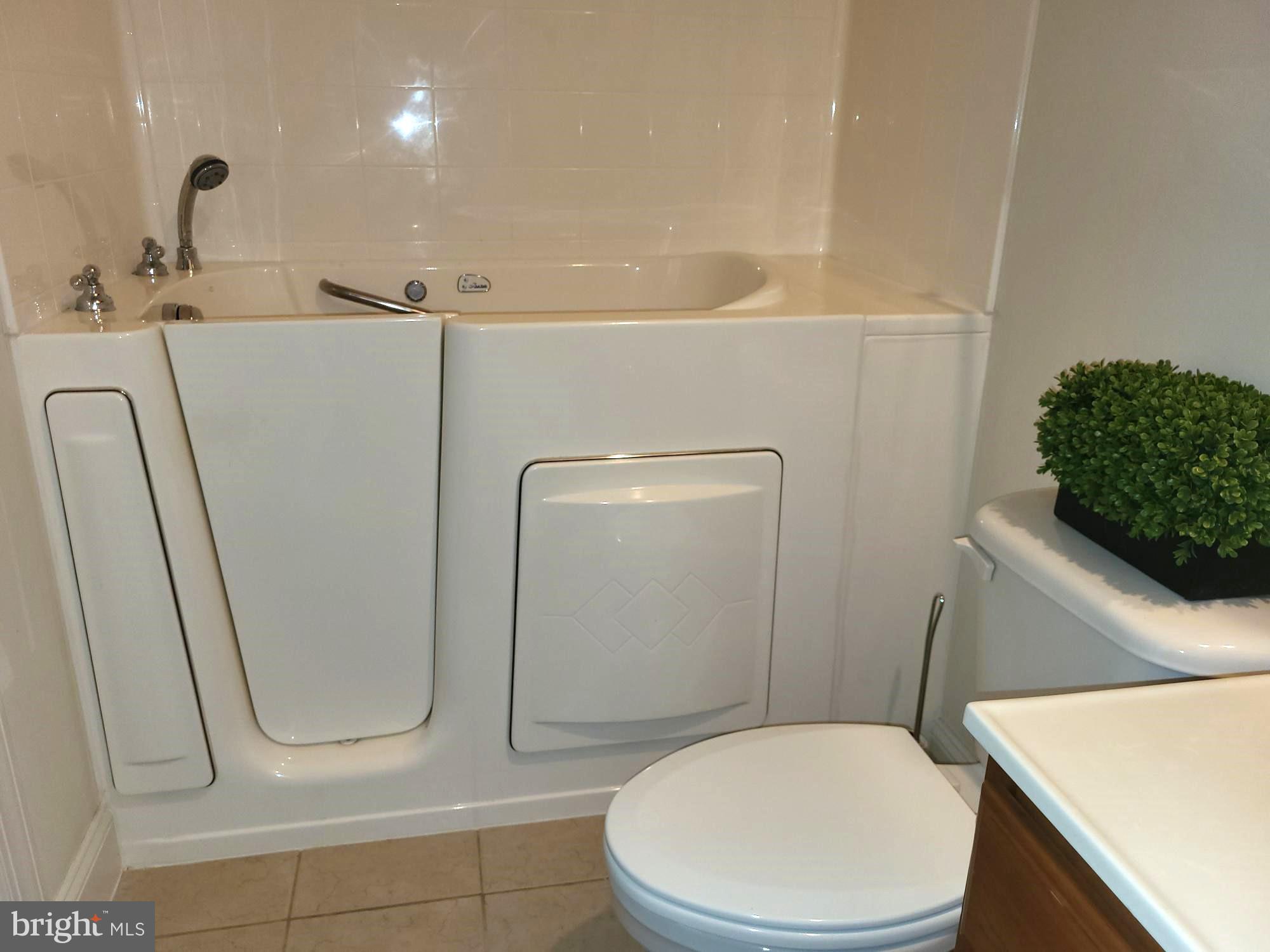 ESTATES AT LEEWOOD - Residential